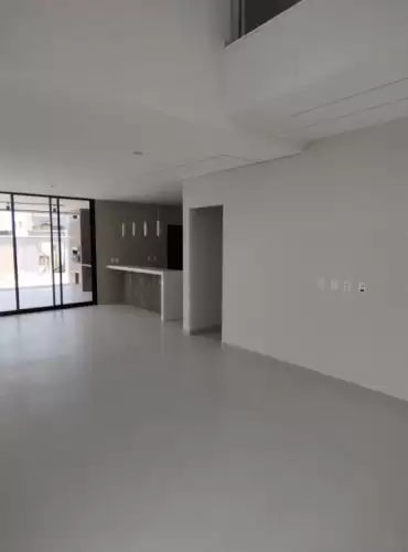 Imóvel em Cidade Alpha