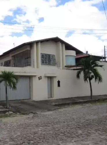 Imóvel em Edson Queiroz